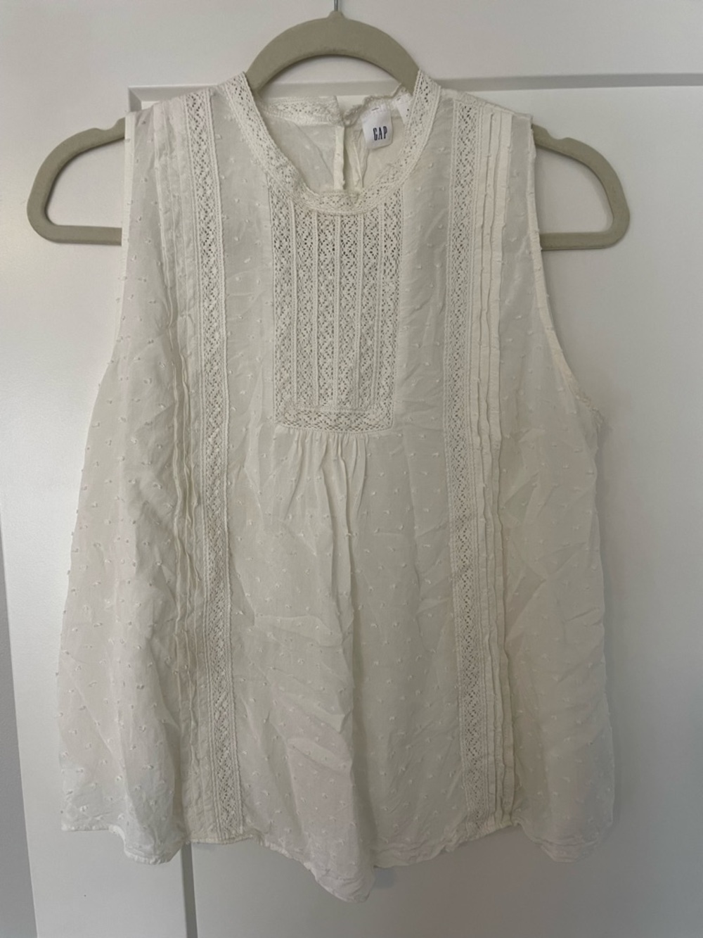 GAP Sleeveless Lace-Trimmed Swiss Dot Top